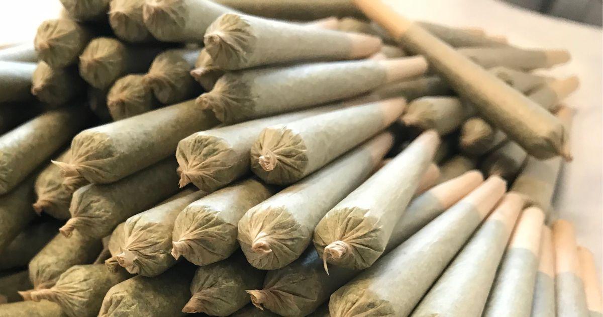 Spark It Up: Joint Rolling Tips for Your Next Festival