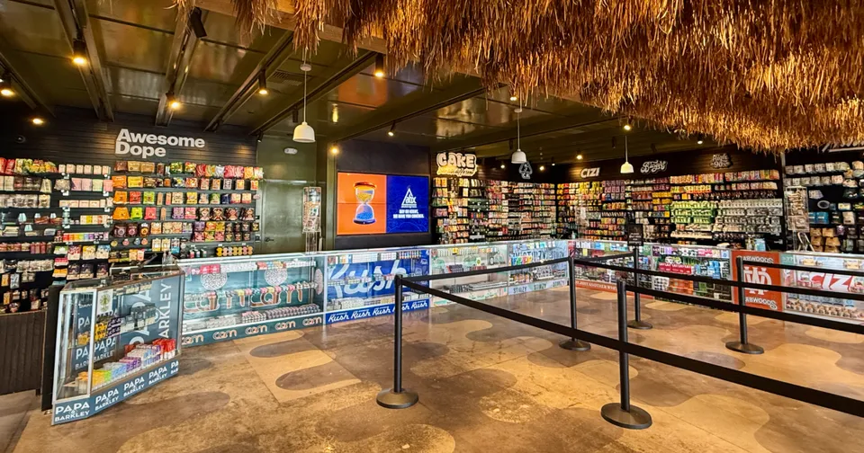 Puff-N-Dash Chula Vista · East H Street interior